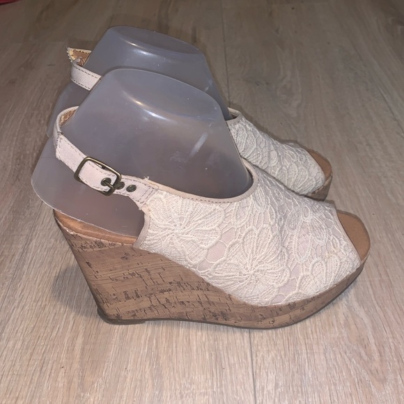Maurices Rain cream lace fabric slingback cork wedges - Picture 1 of 10